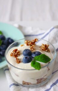 blueberry, yogurt parfait, granola